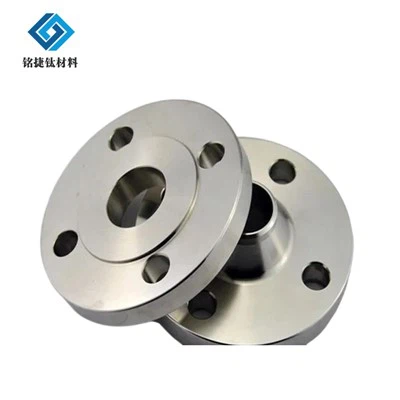 Titanyum alaşımlı flanşlar ile saf titanyum flanşlar arasındaki fark nedir?